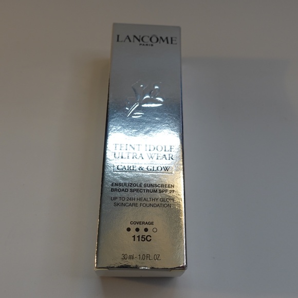 LANCOME Ultra Wear Care & Glow Foundation in shade 115C - Picture 4 of 7